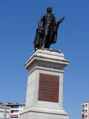statue