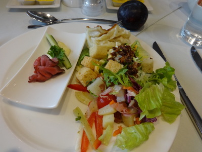 salad and beef