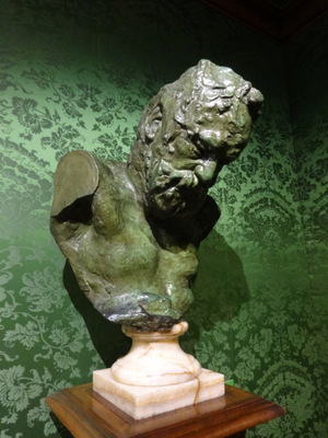 bust