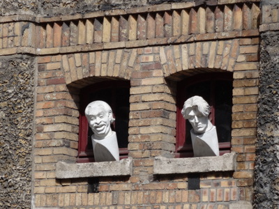 busts