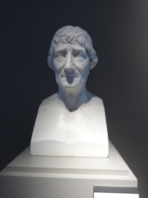 bust