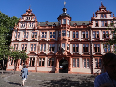 G museum