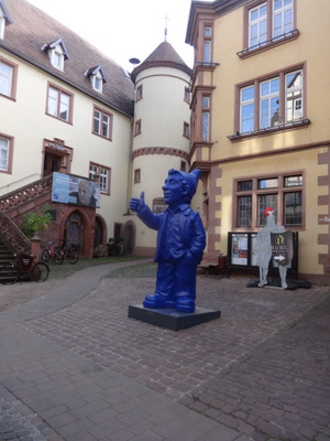 blue man
