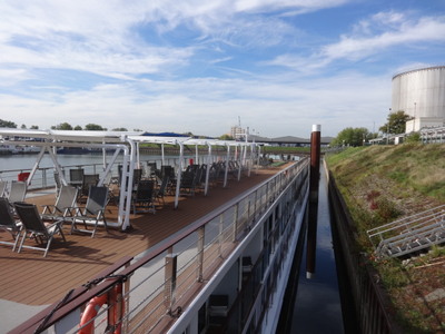 sun deck