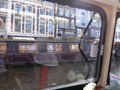 houseboat