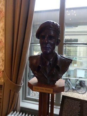 bust