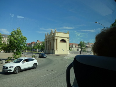 B gate