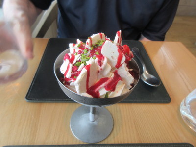 Knickerbocker glory